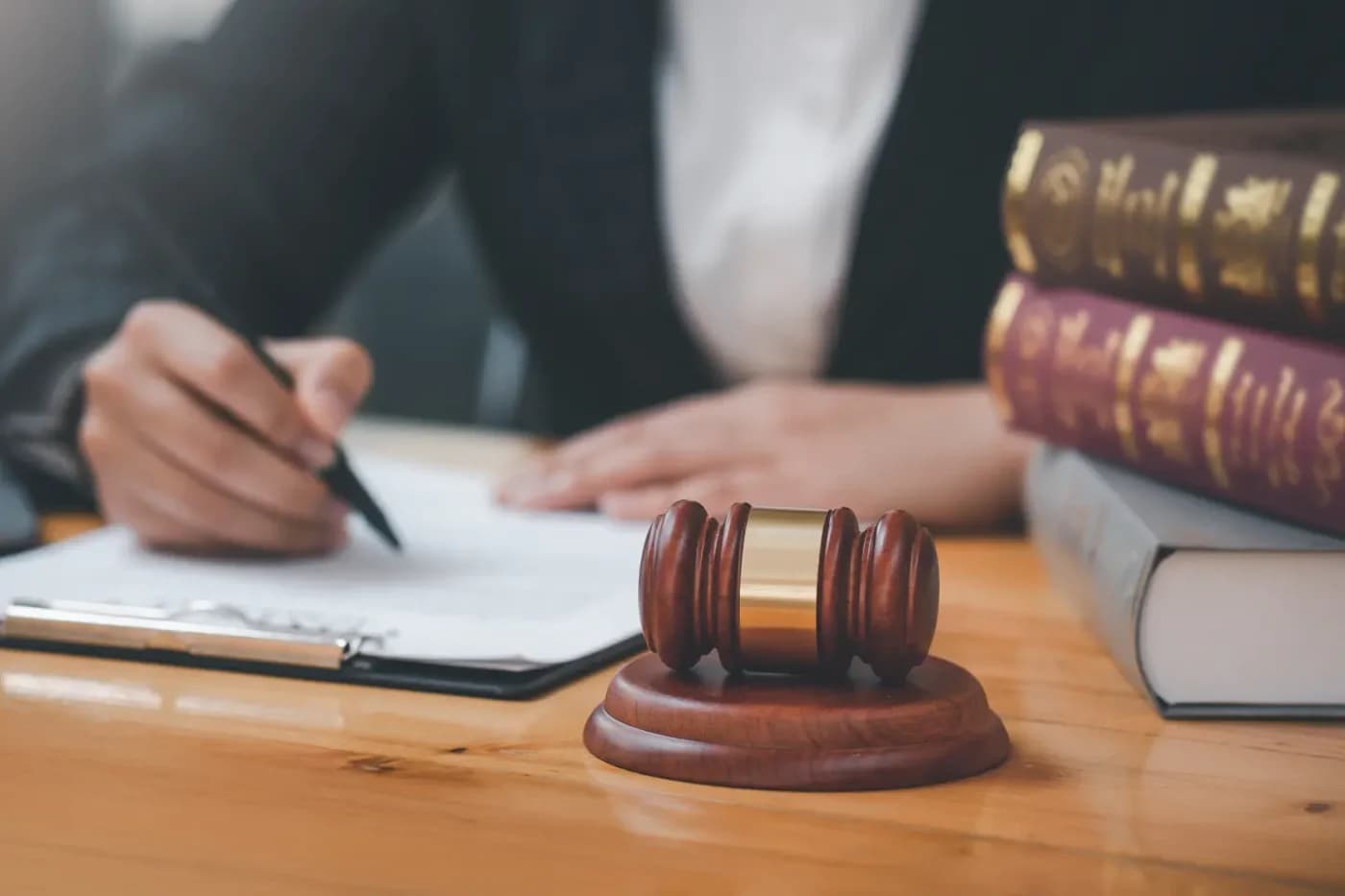 Criminal Defense Attorney in Dearborn Helping You Overcome Criminal Charges with Confidence