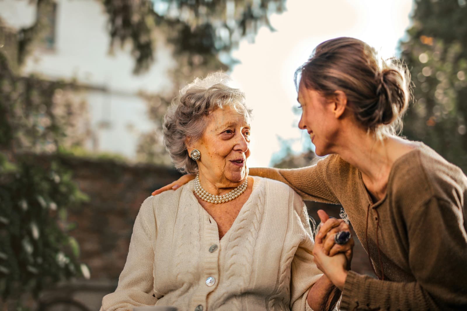 Senior Caregivers Austin TX Dedicated to Your Loved One’s Well-Being