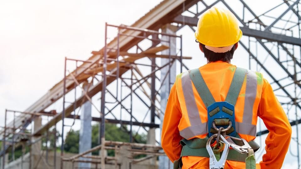 How a Concrete Contractor Handles Saw Cutting and Concrete Removal