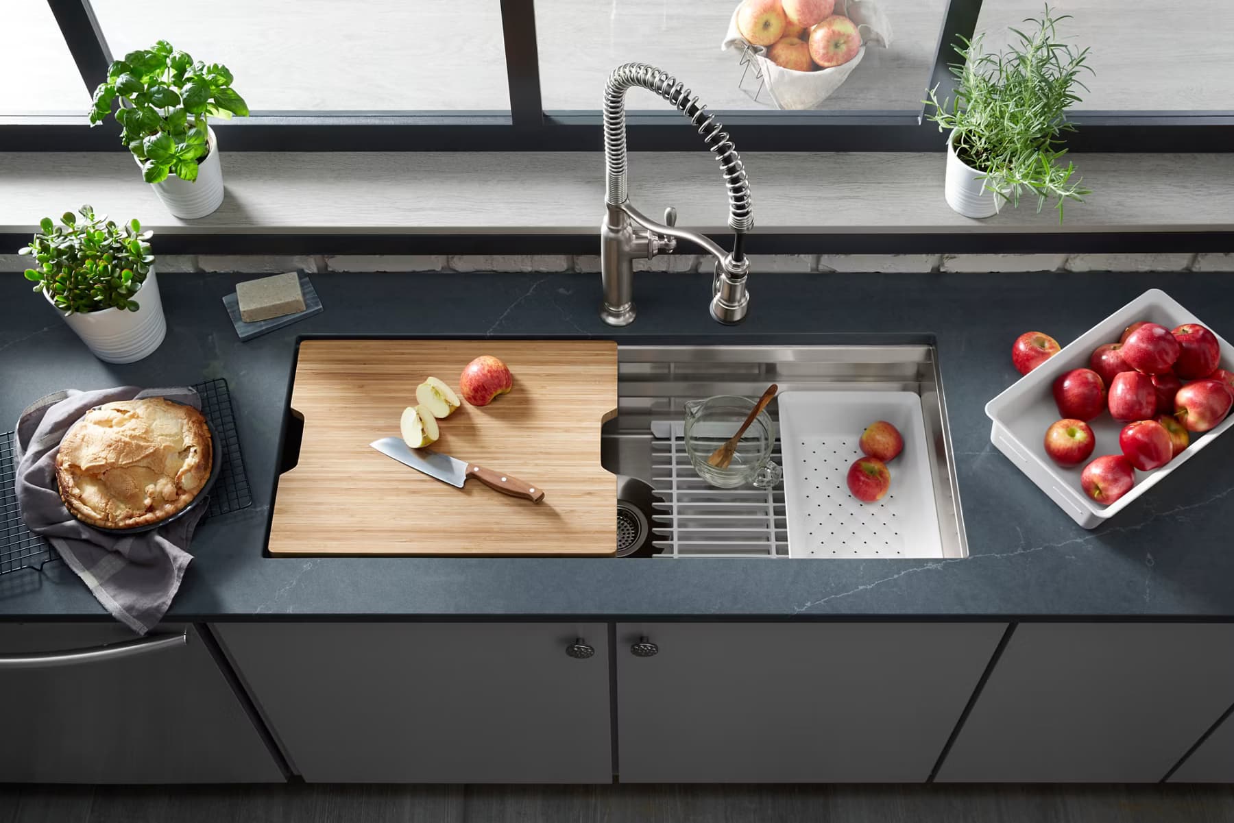 Stainless steel sink solutions for commercial and industrial clients