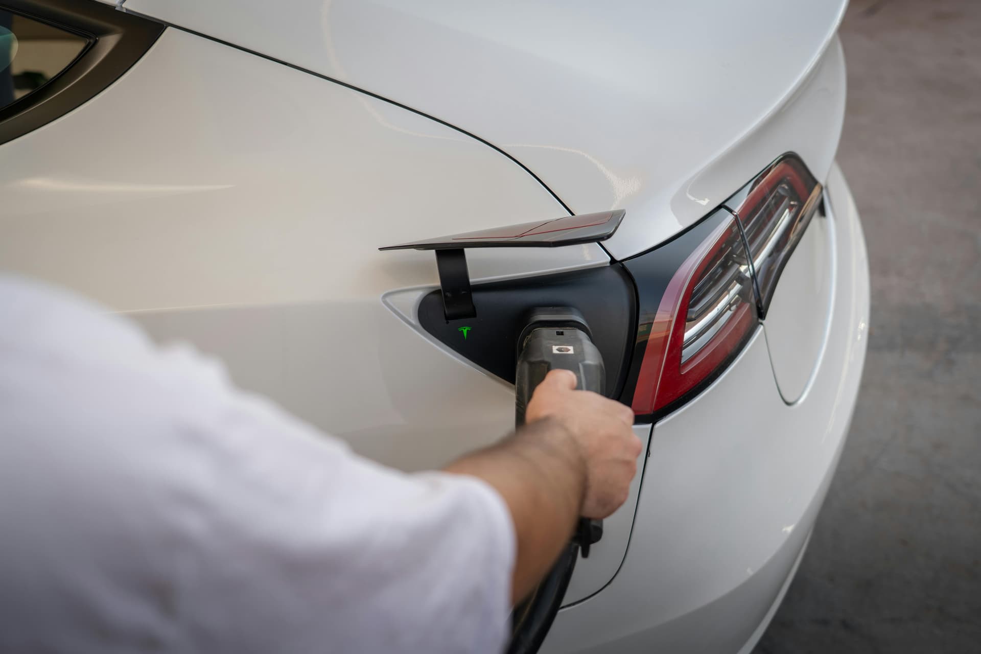 Certified EV Charging Station Contractors for Safe Operations