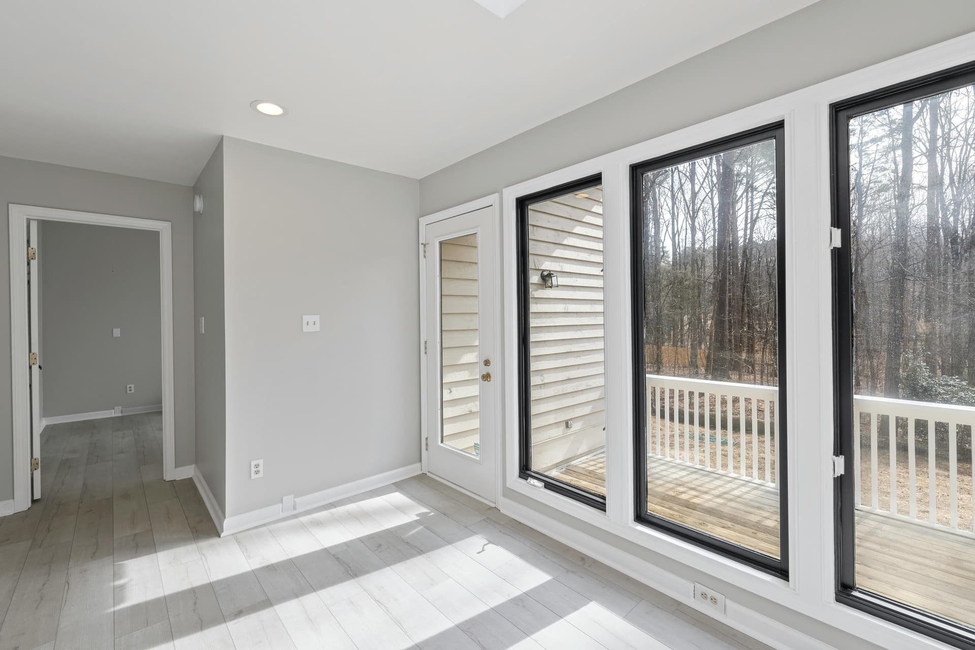 Modern Glass Sunroom Designs for Every Home
