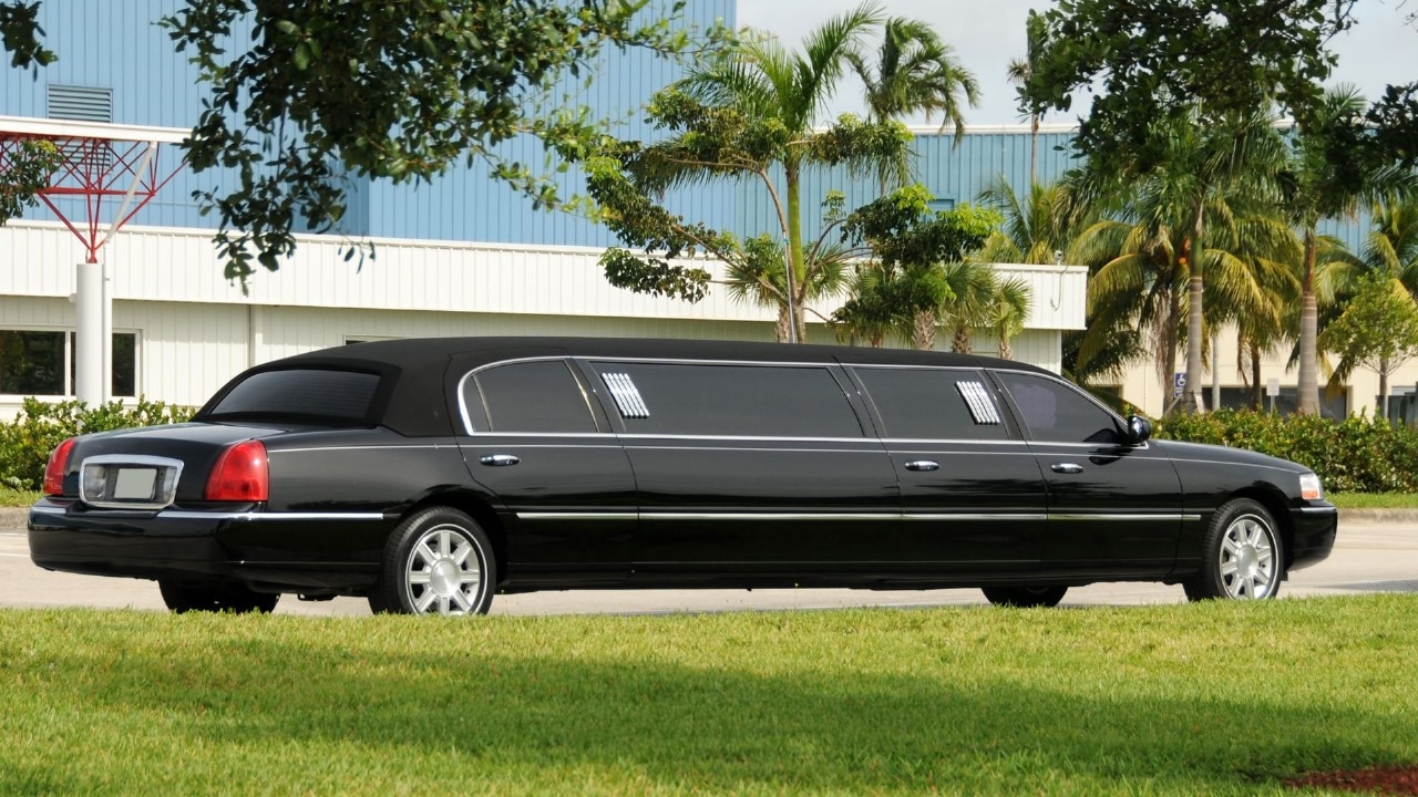 Professional car service from Vancouver airport by Time Limousine