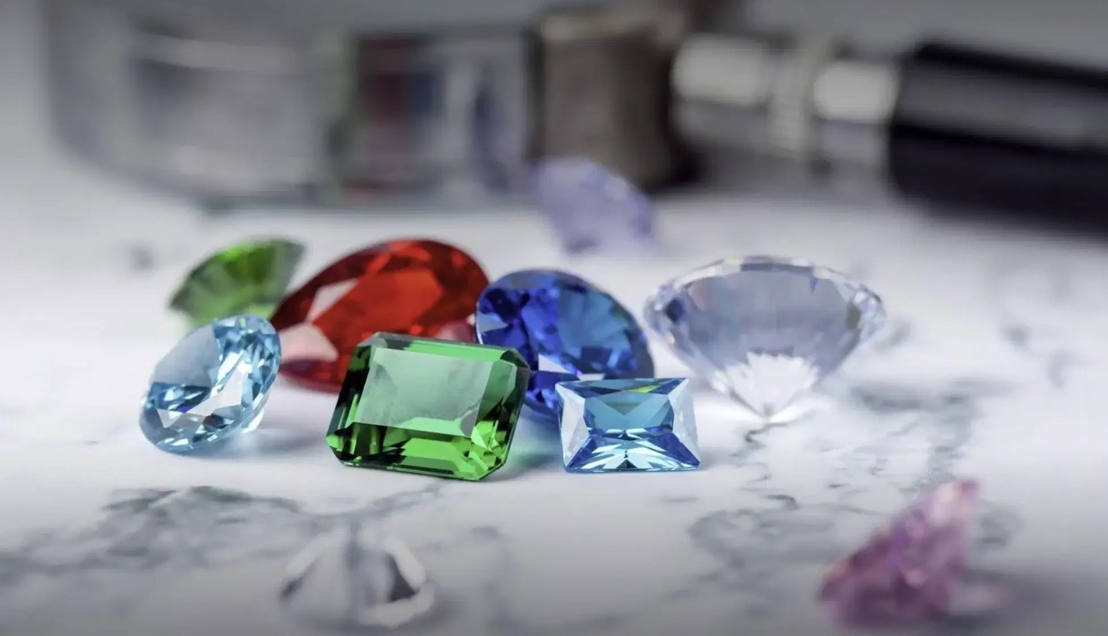 Teal Sapphire Necklaces – Stunning Designs from Nash Gems