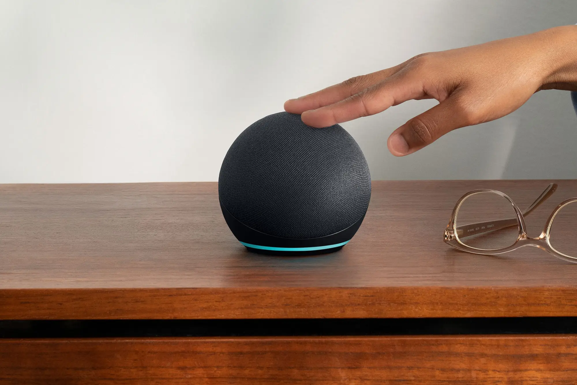 difference between echo dot and echo pop