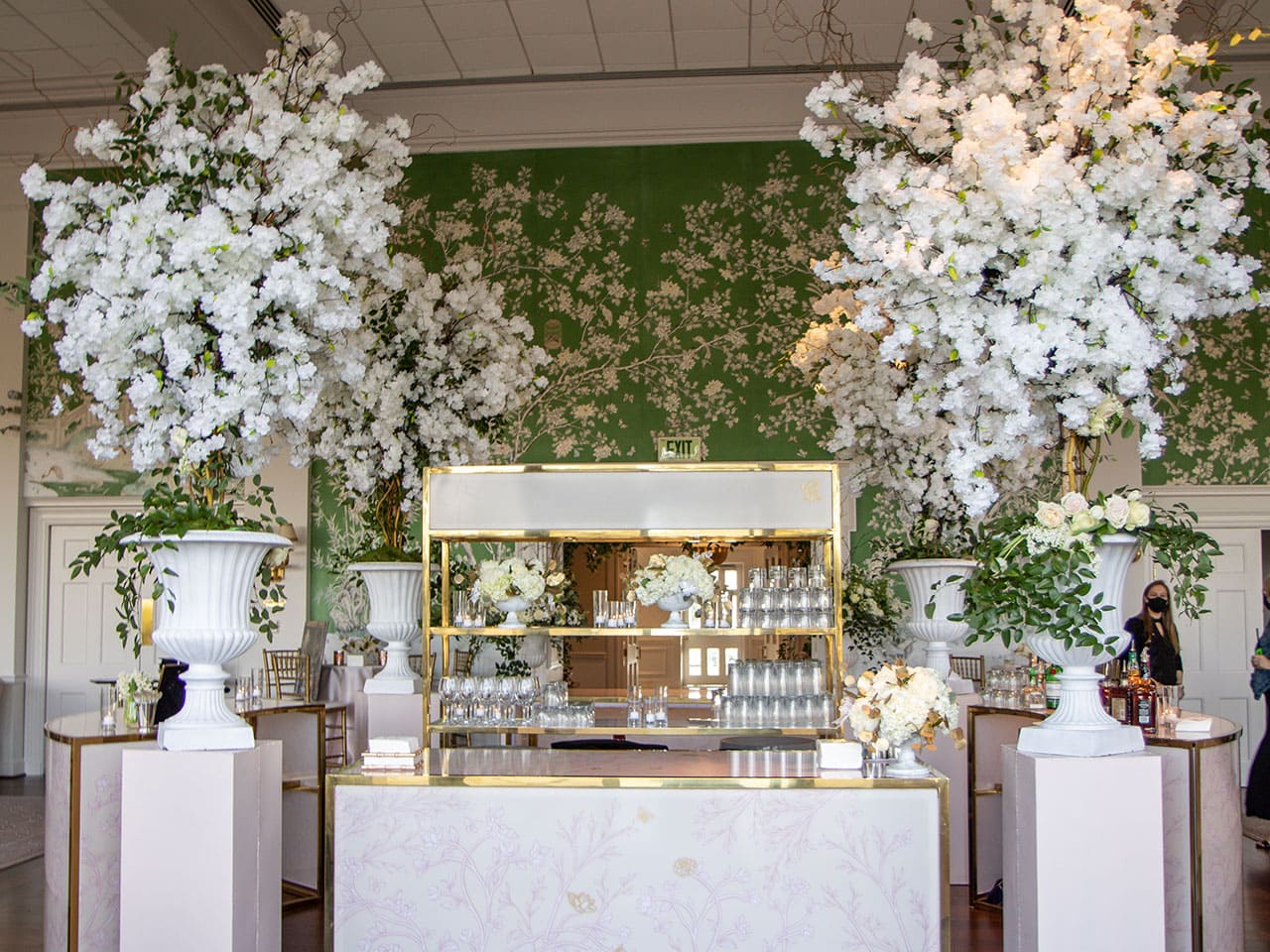 Professional Event Rentals with On-Time Delivery