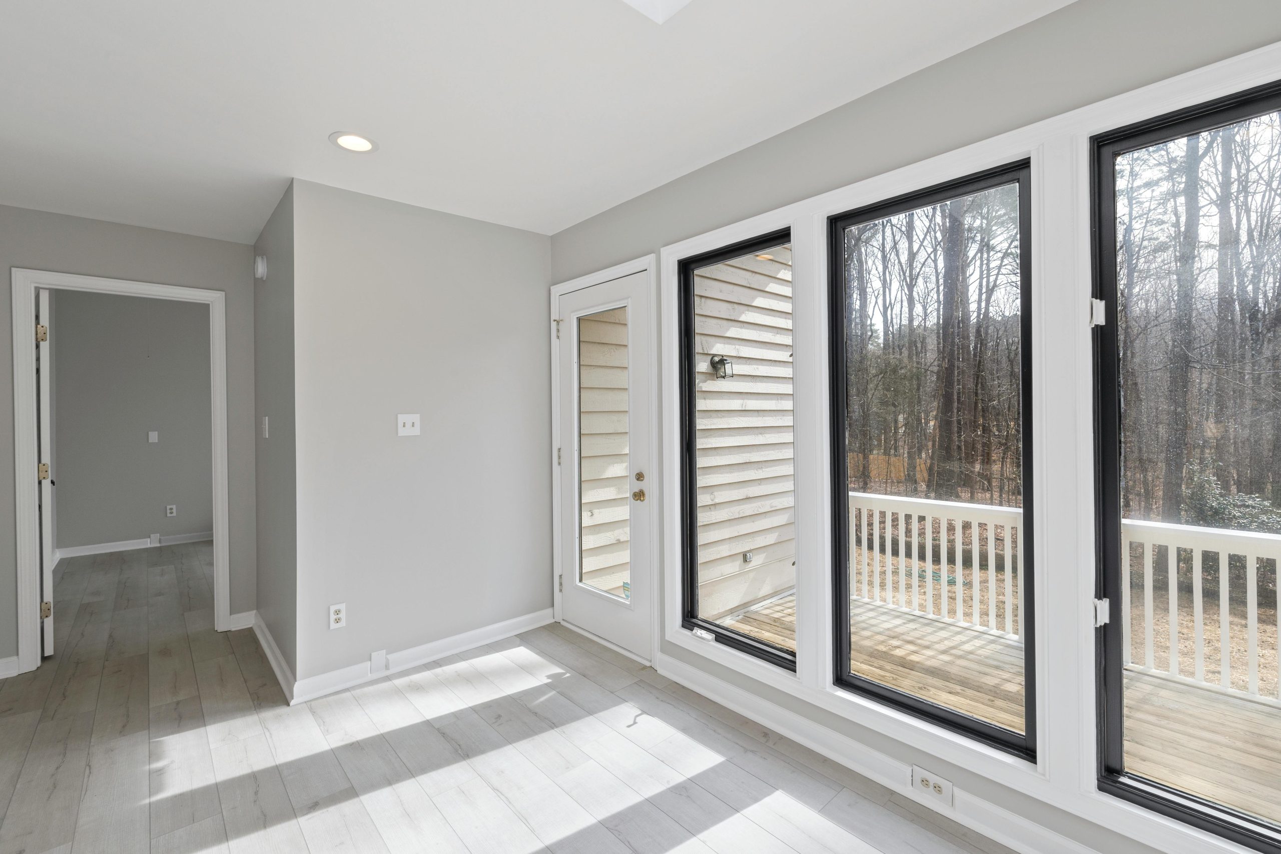 Modern Glass Sunroom Designs for Every Home