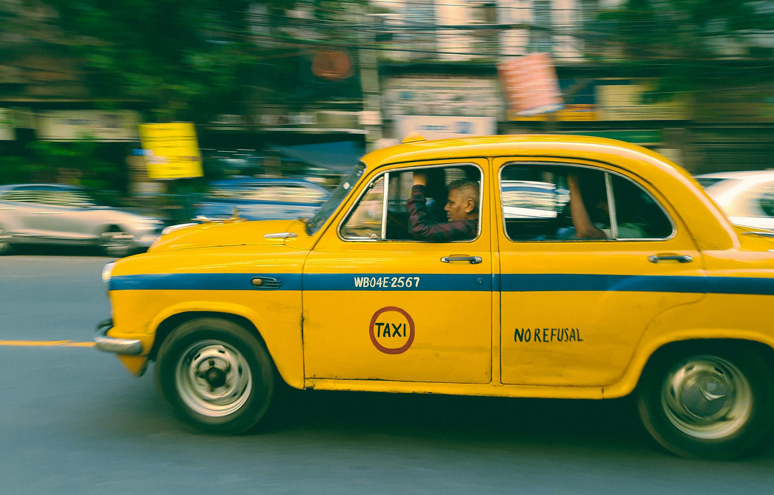 West Byfleet Taxis – Luxury Travel at Your Fingertips